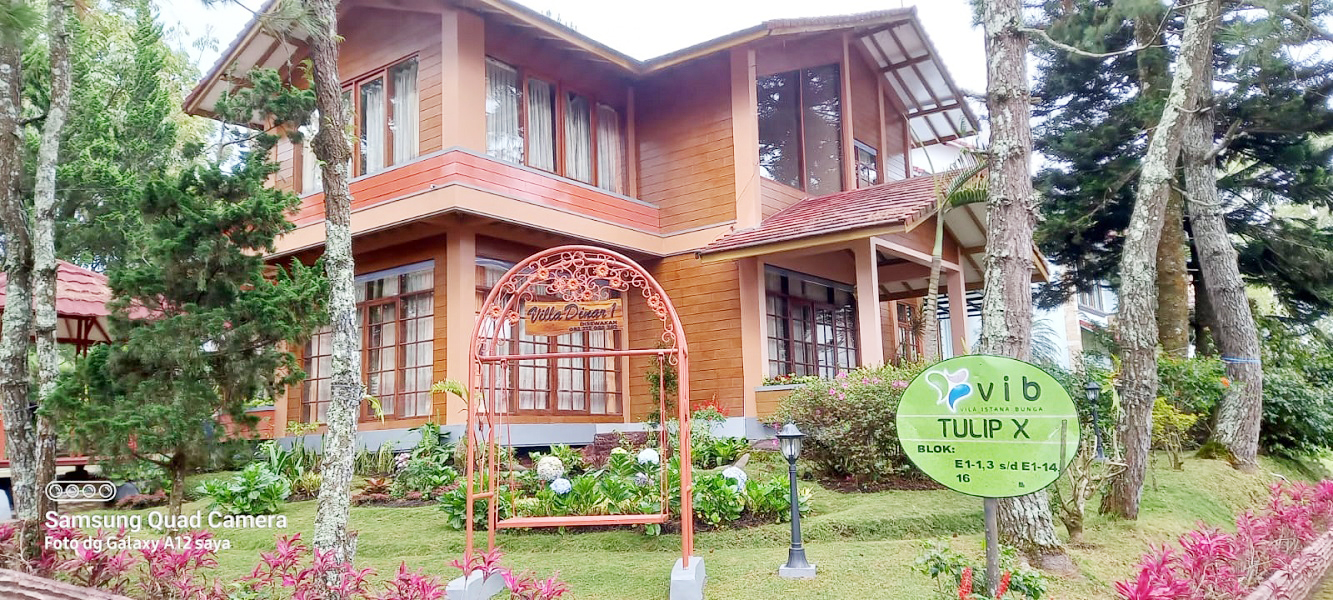 Sewa Villa Dinar di Villa Istana Bunga Lembang Bandung Dekat Lembang Park & Zoo, Dusun Bambu, Curug Pelangi, Floating Market